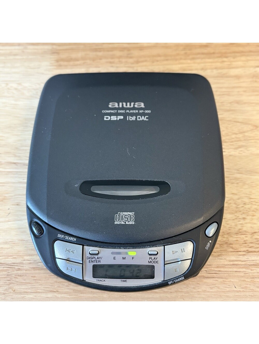 AIWA CD Walkman 1ibt High Quality XP-300 with Case
